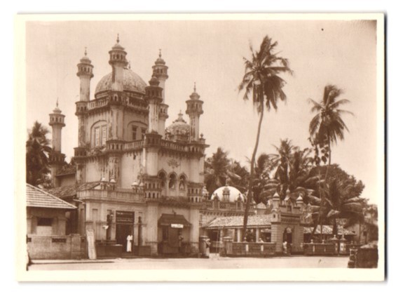 12 photographs view Colombo / Sri Lanka – Ceylon, cityscapes, locals