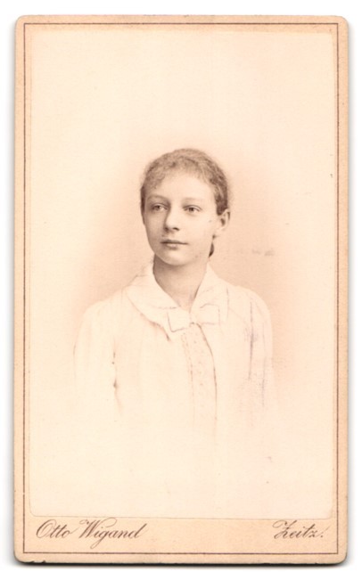 Photograph Otto Wigand, Zeitz, Badstubenvorstadt 2, photographers monogram over g