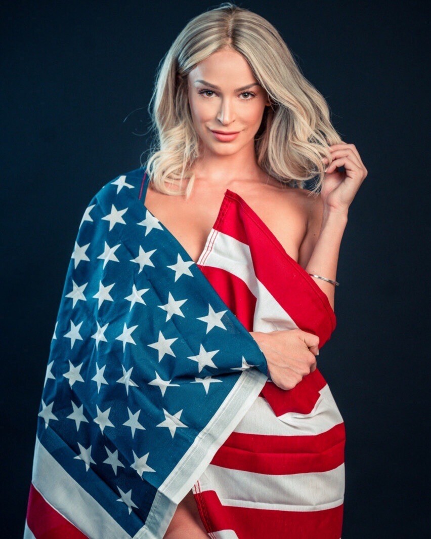 8×10 Glossy Photo Print Emma Hix #1