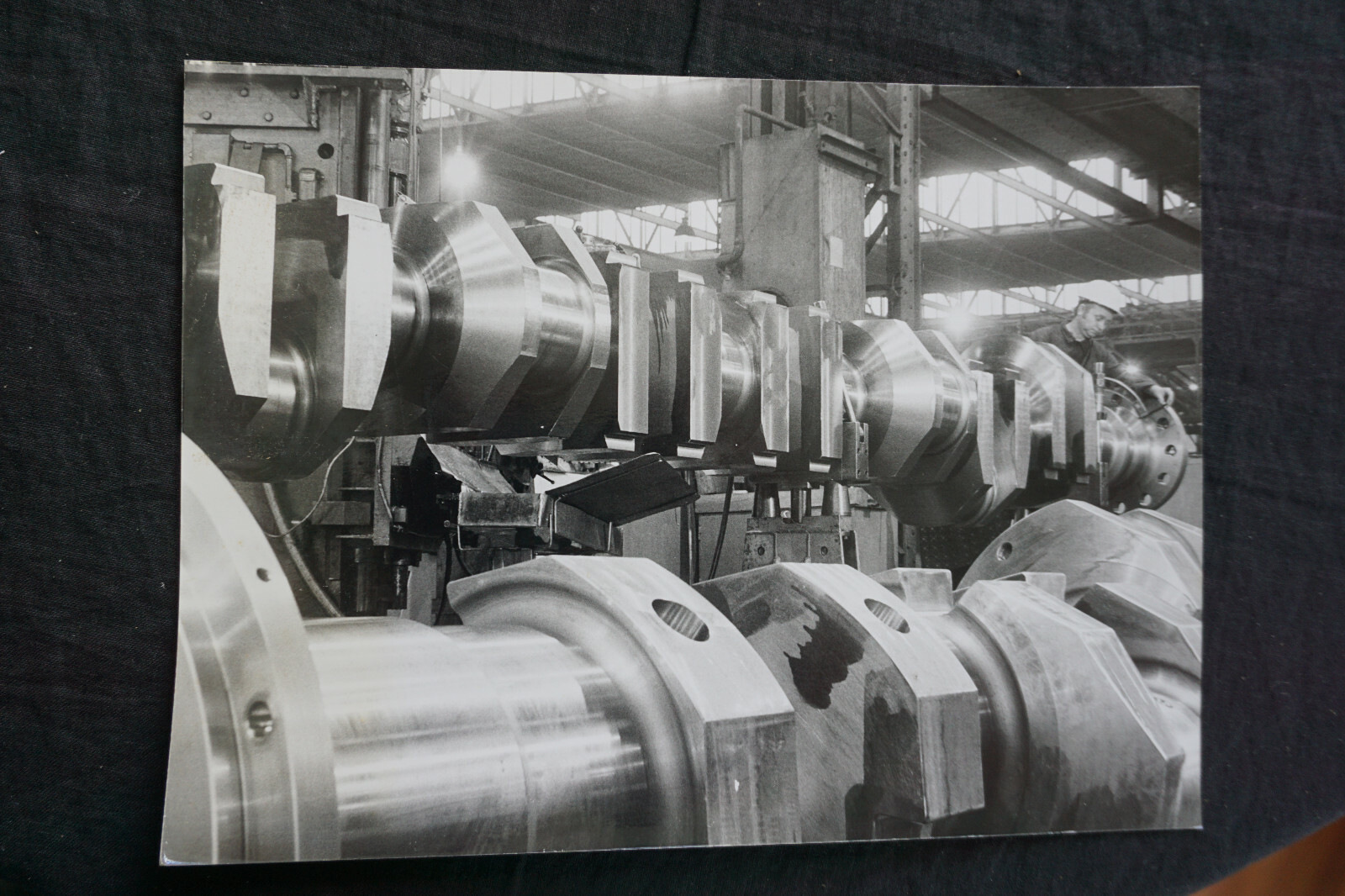 Photo Krupp Hüttenwerke 1976 crankshaft for marine diesel engines 18 x 24 cm