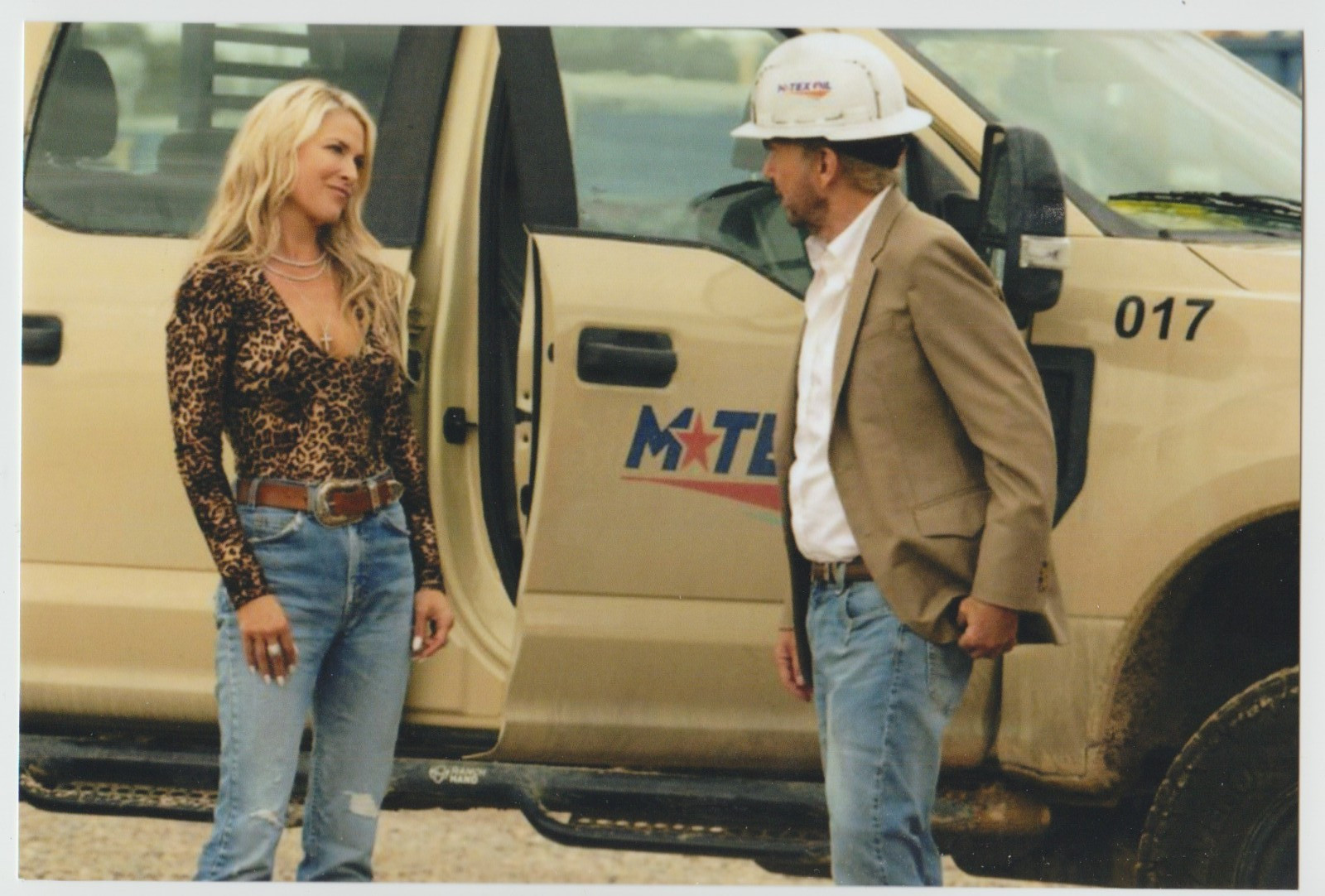 Ali Larter and Billie Bob Thornton in Landman 4×6 Re-Print #109