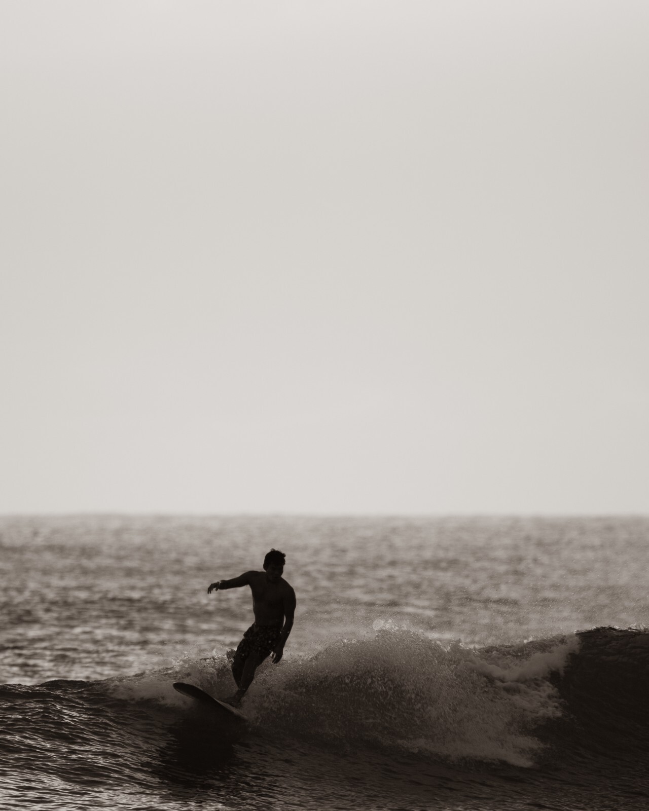 Digital Image Picture Photo Pic Wallpaper Background Water Man Surfing On Beach