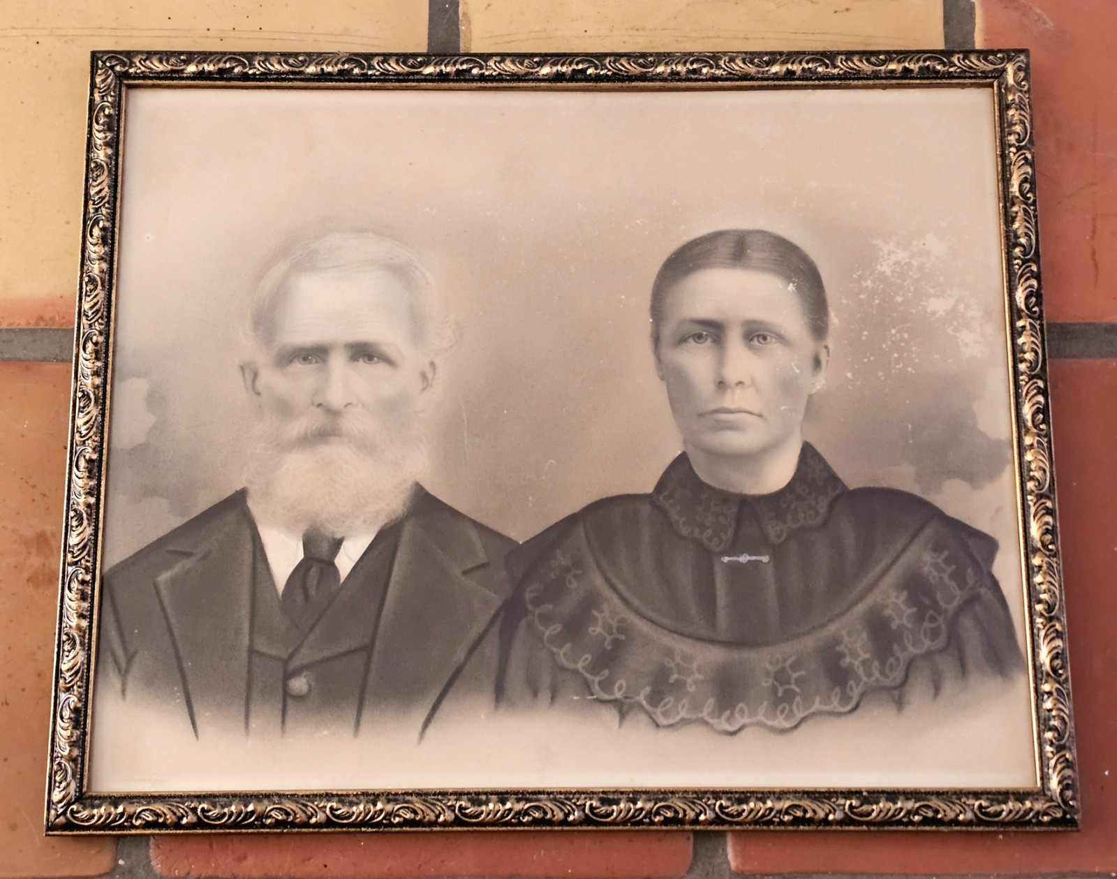 Antique Studio CRAYON PORTRAIT, Tennessee Farmers Pioneers Oddities BOGLE FAMILY