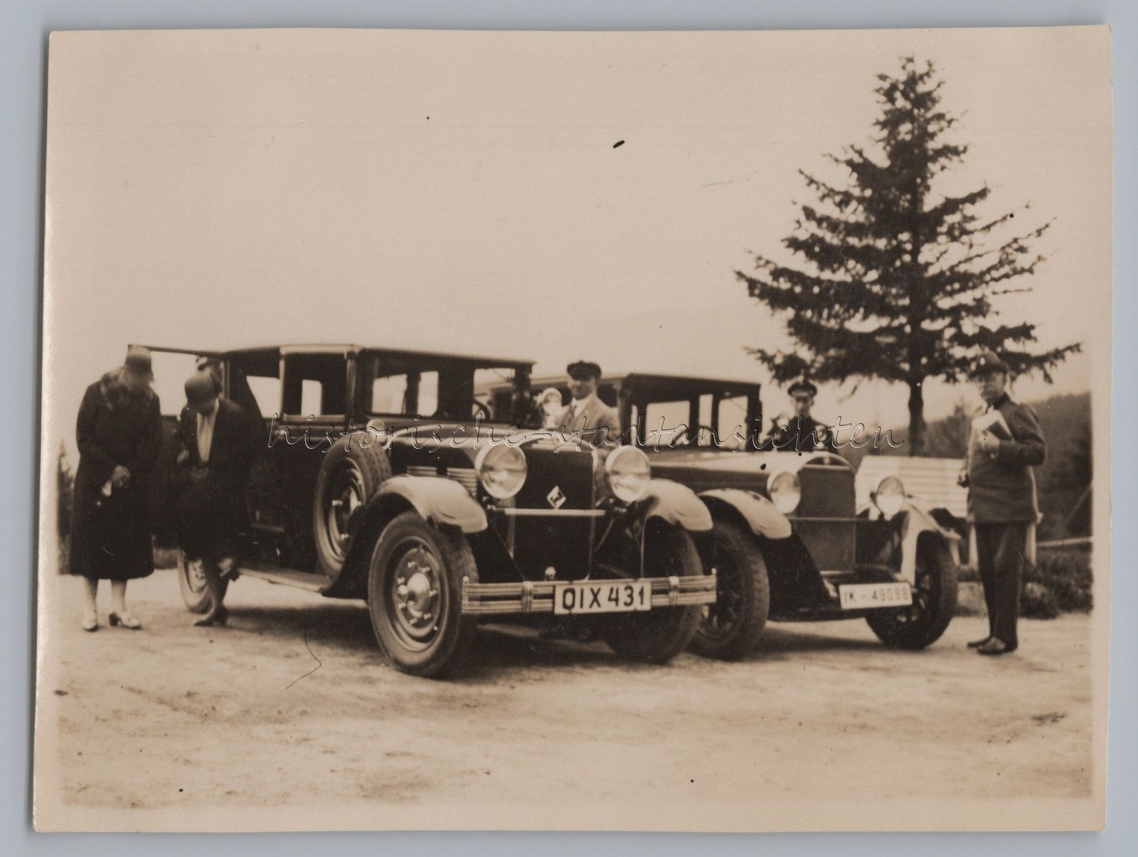 Eagle Standard 6? Car chauffeur profession Peterbaude Mercedes photo 1930