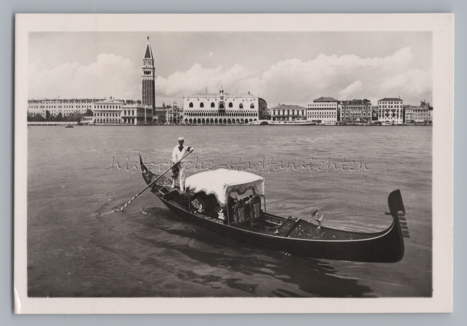 Venice Venezia Italy 1954 – Gondolier – Vintage Photo 1950s