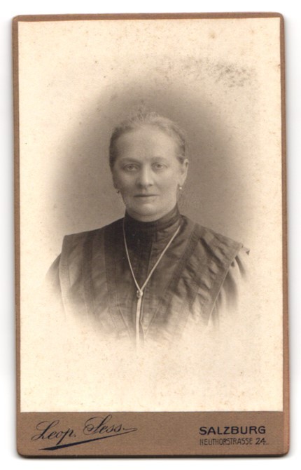Photograph Leopold Sess, Salzburg, Neuthorstr. 24, K.u.K. Monogrammed Coat of Arms