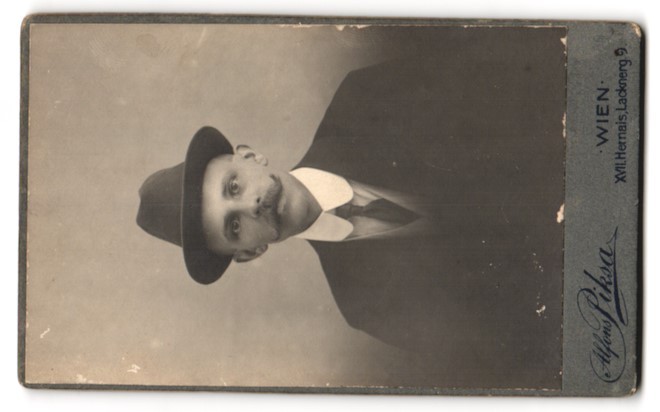 Photograph Alfons Piska, Vienna, coat of arms Austria and small Monogrammed Coat of Arms