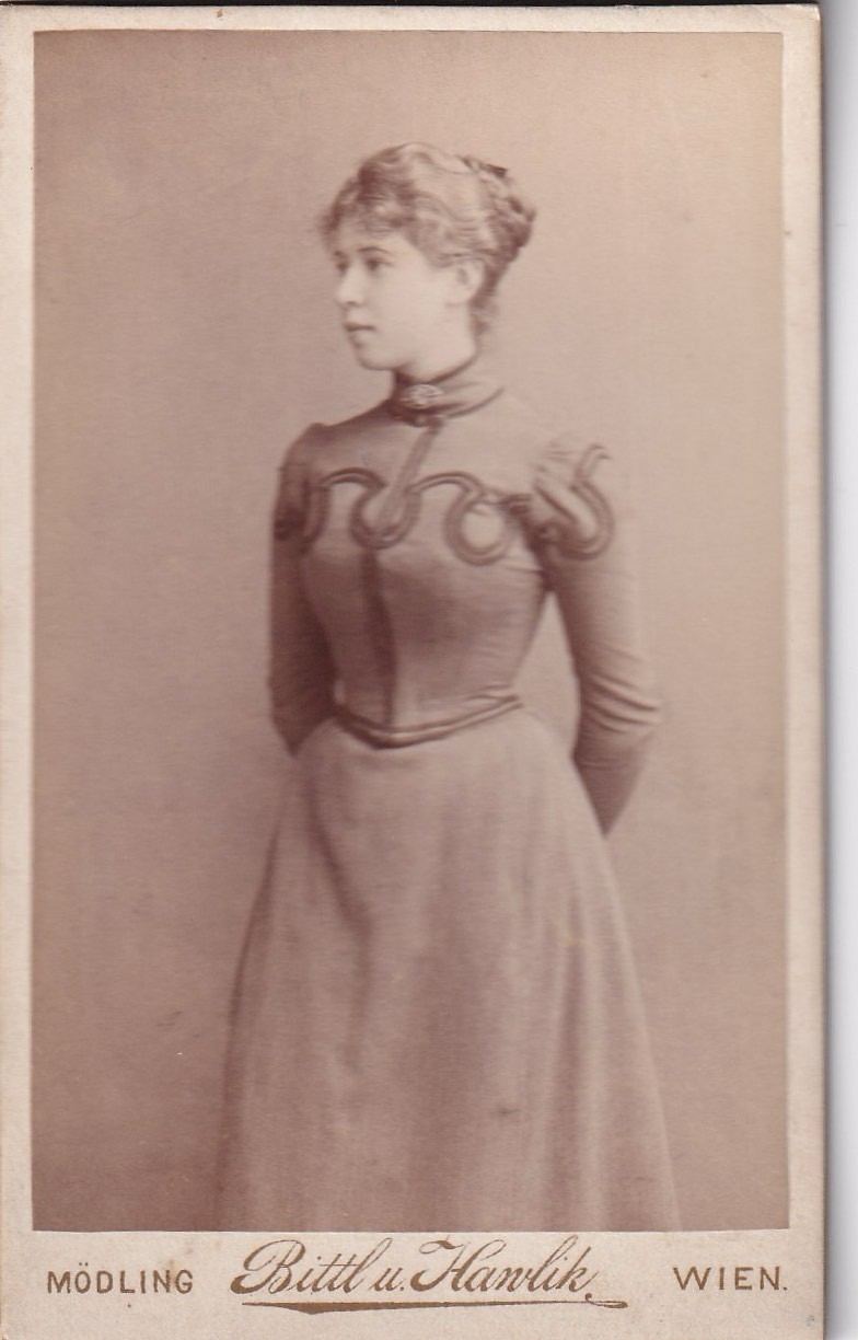 Bittl & Hawlik CDV – lady portrait – Mödling Vienna 1903