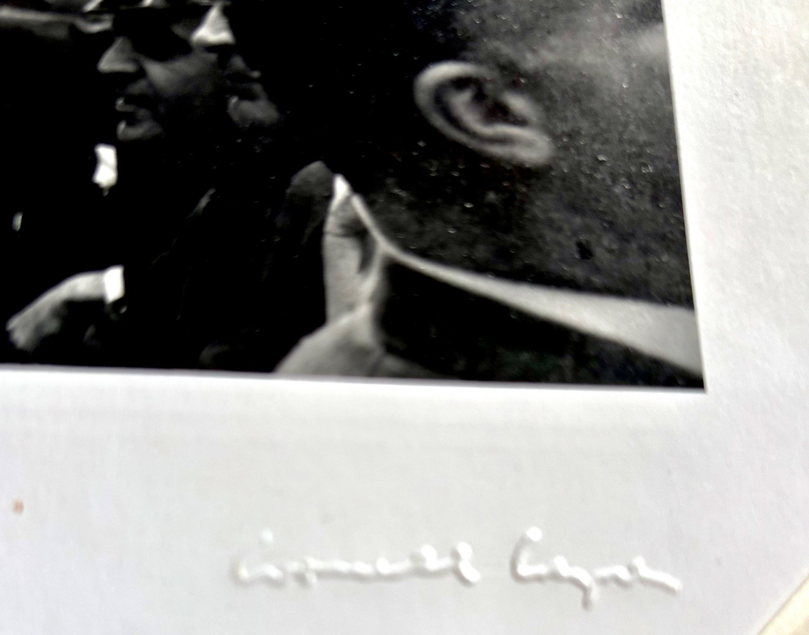 CORNELL CAPA: INT’L CENTER 30TH ANNIV. PORTFOLIO – 2004 – 5 PHOTOS – 27/100.