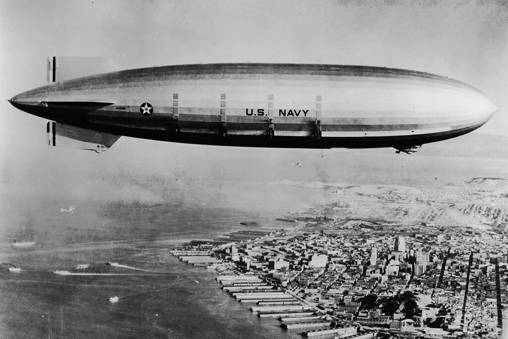 New Photo: USS Akron over San Francisco, Airship of the United States – 6 Sizes!