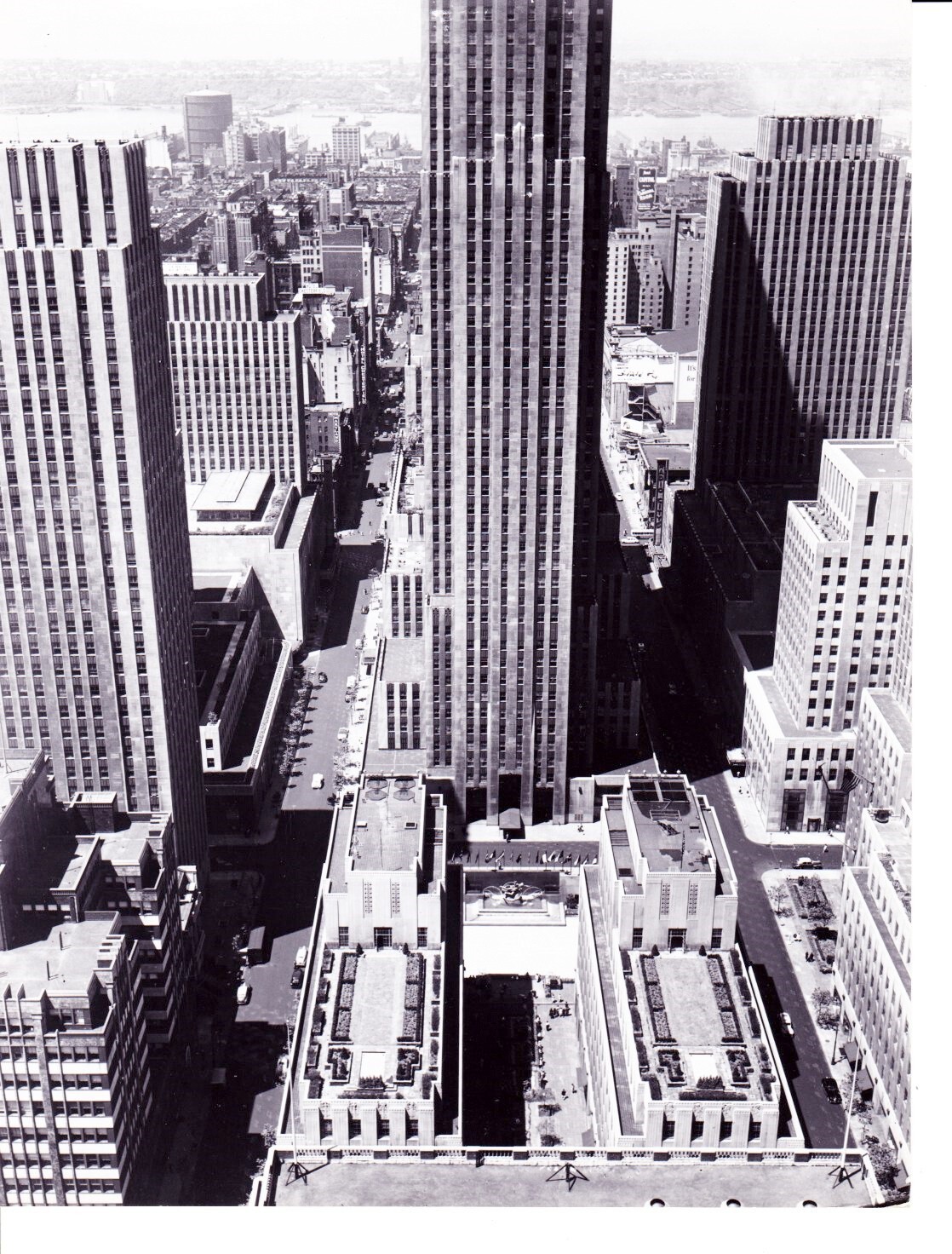 VINTAGE C.1930 NYC ROCKEFELLER CENTER PHOTOGRAPH BY STANDARD OIL CO. – 12 OF 37
