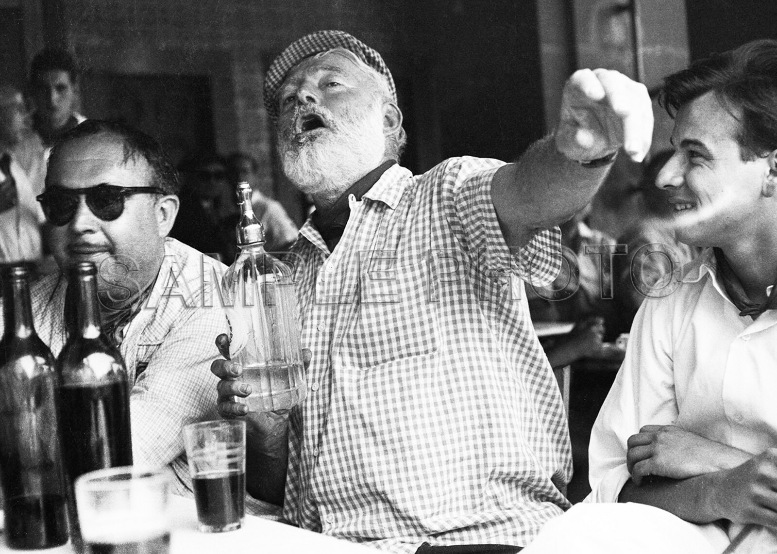 ERNEST HEMINGWAY AMERICAN AUTHOR DRINKING AT A BAR PHOTO (Select Size)