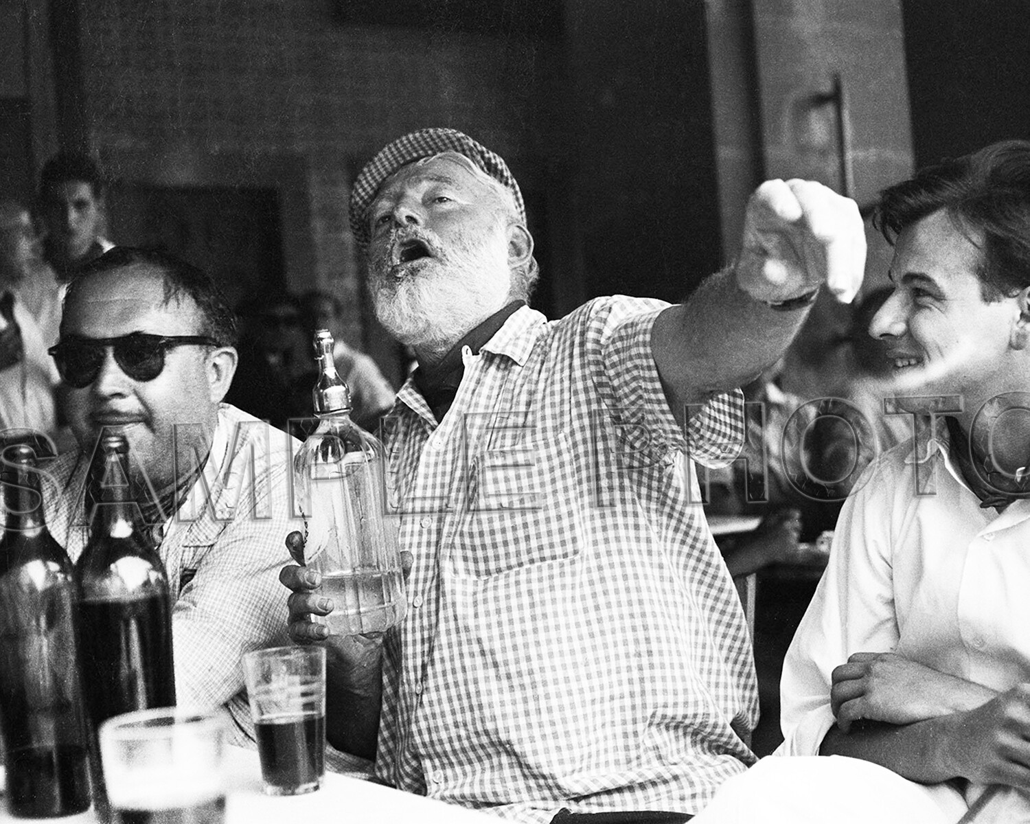 ERNEST HEMINGWAY AMERICAN AUTHOR DRINKING AT A BAR PHOTO (Select Size)