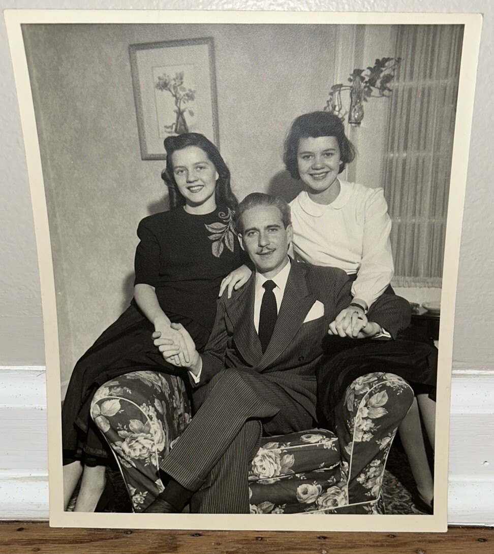 Arthur Gray Standard Oil Photographer Cleveland Ohio Americana Actor Two Women!!