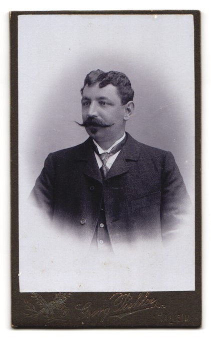 Photograph Georg Pichler, Hallein, eagle with coat of arms shield in beak including mono
