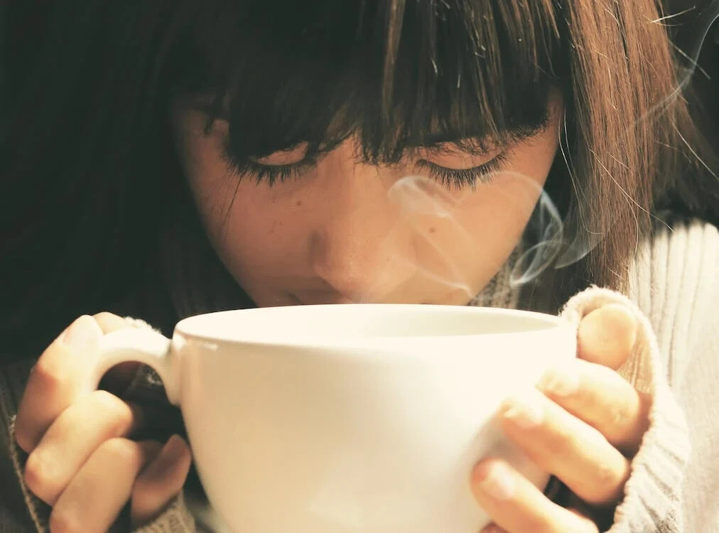 Digital Image Picture Photo Pic Wallpaper Background Woman Holding White Cup