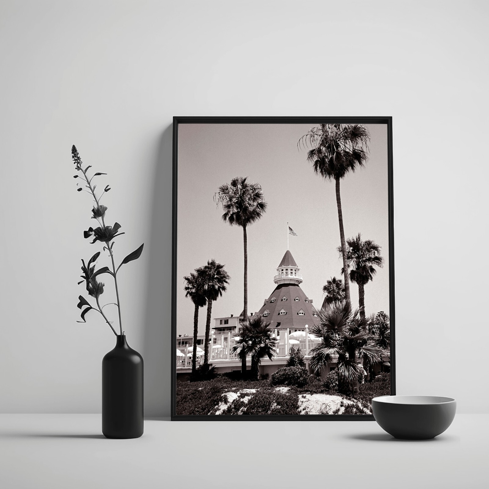 Hotel Del, Coronado Island, San Diego, Beach Scene Framed Photograph Wall Art