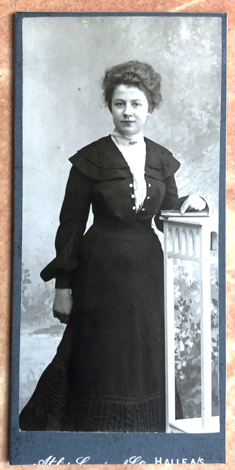 CDV photo around 1900, very pretty woman, Halle a.d. Saale