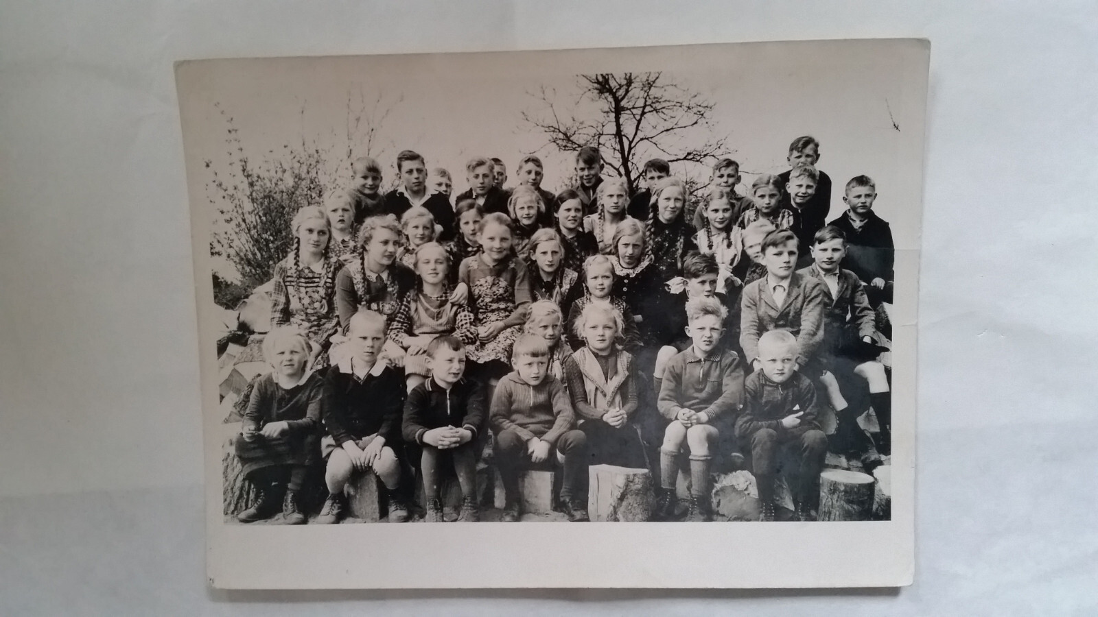 Photo large format 34 school class girls with pigtails circa 1950s approx 18x24cm
