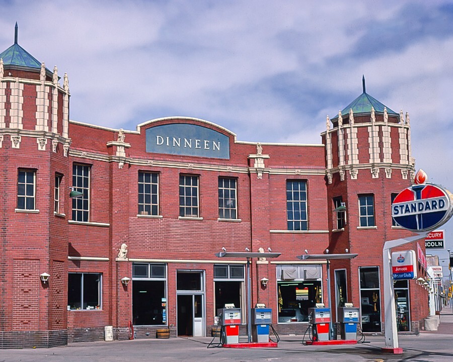8×10 Vintage color photo of the Dinneen Standard in Cheyenne, Wyoming.