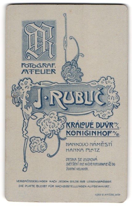 Photograph J. Rublic, Queen’s Court a. E., monogram of the photographer and real name i