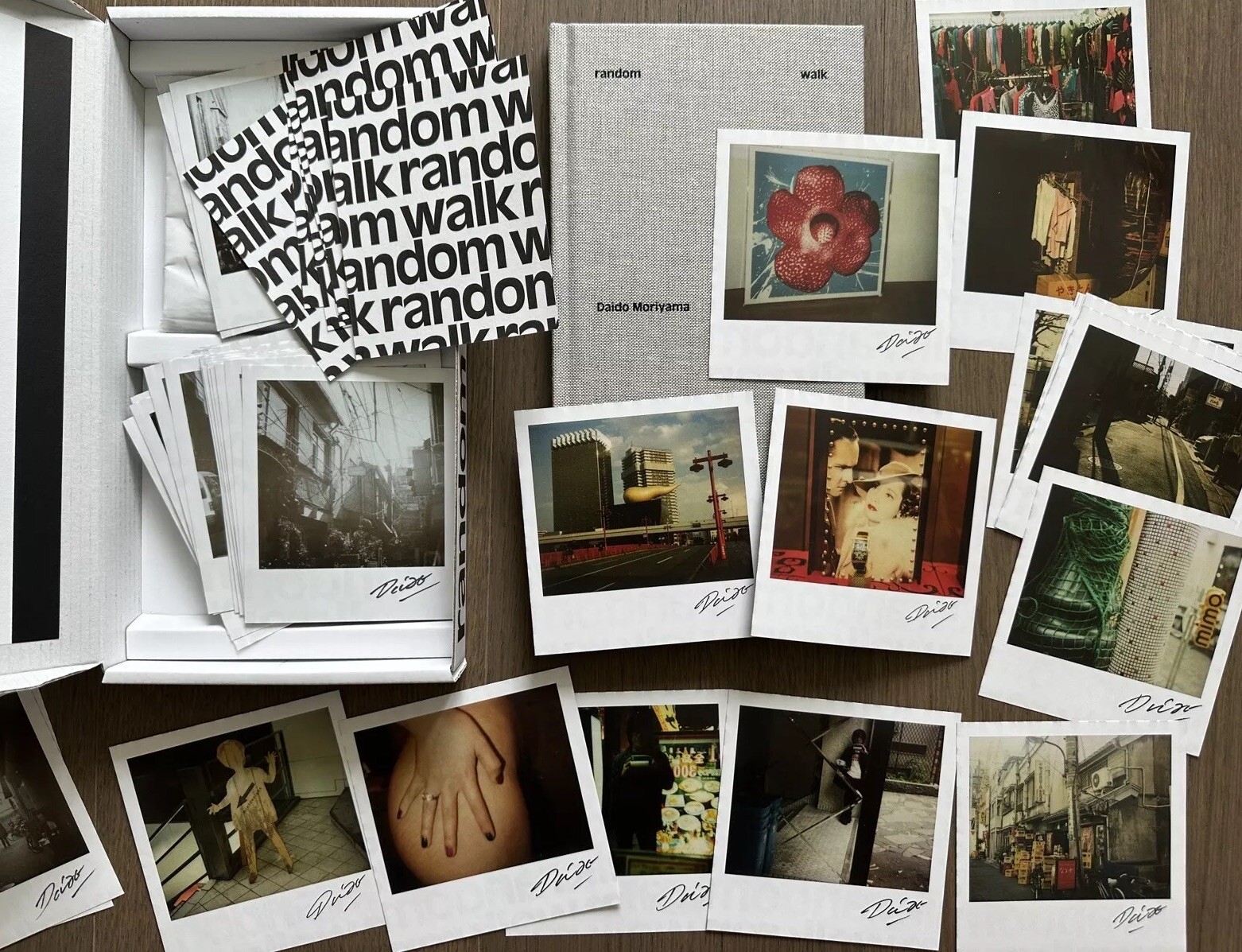 🎈New! Signed! Daido Moriyama : Random Walk Limited Edition, Polaroid stickers