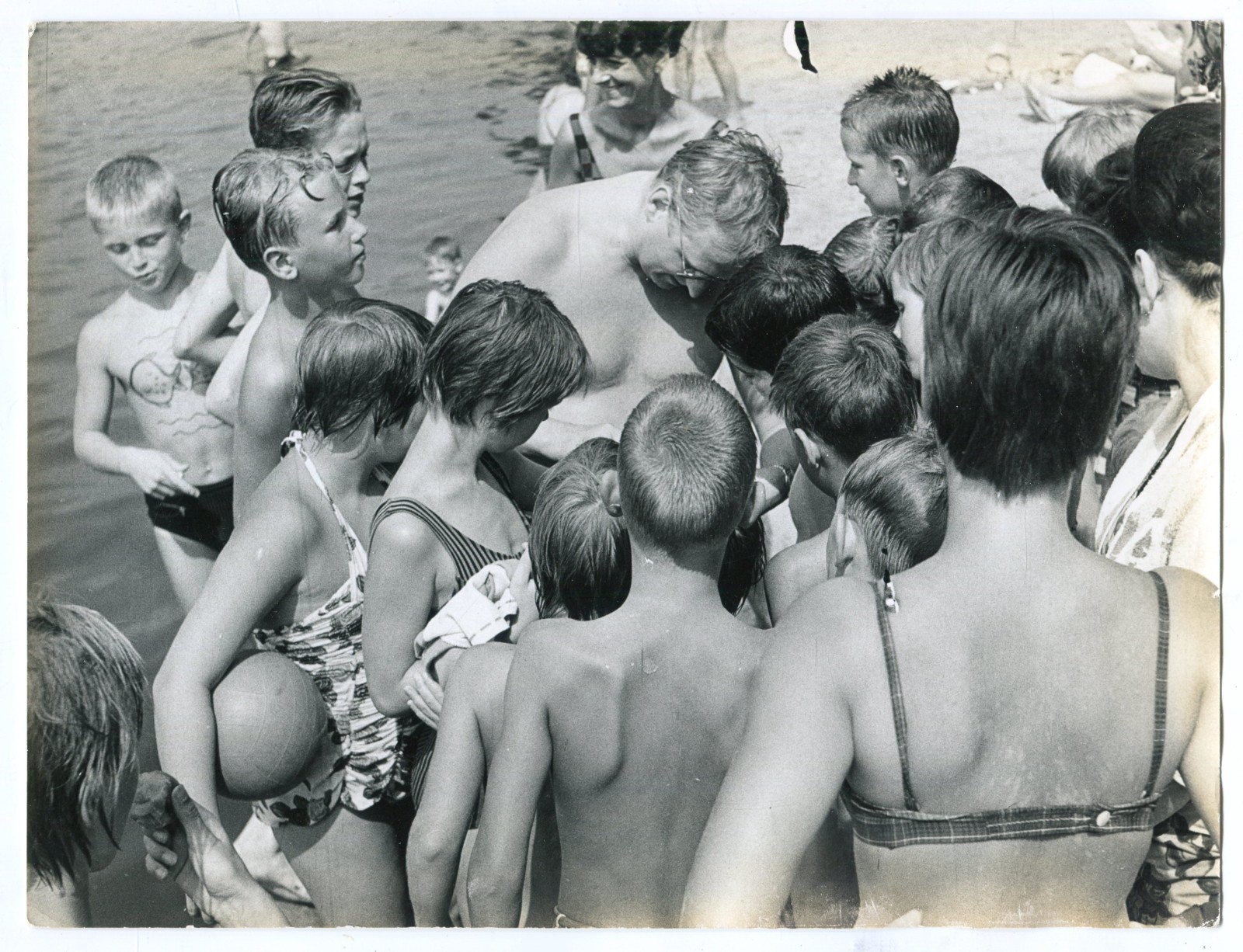 5 old photos painting on the beach, 18x24cm