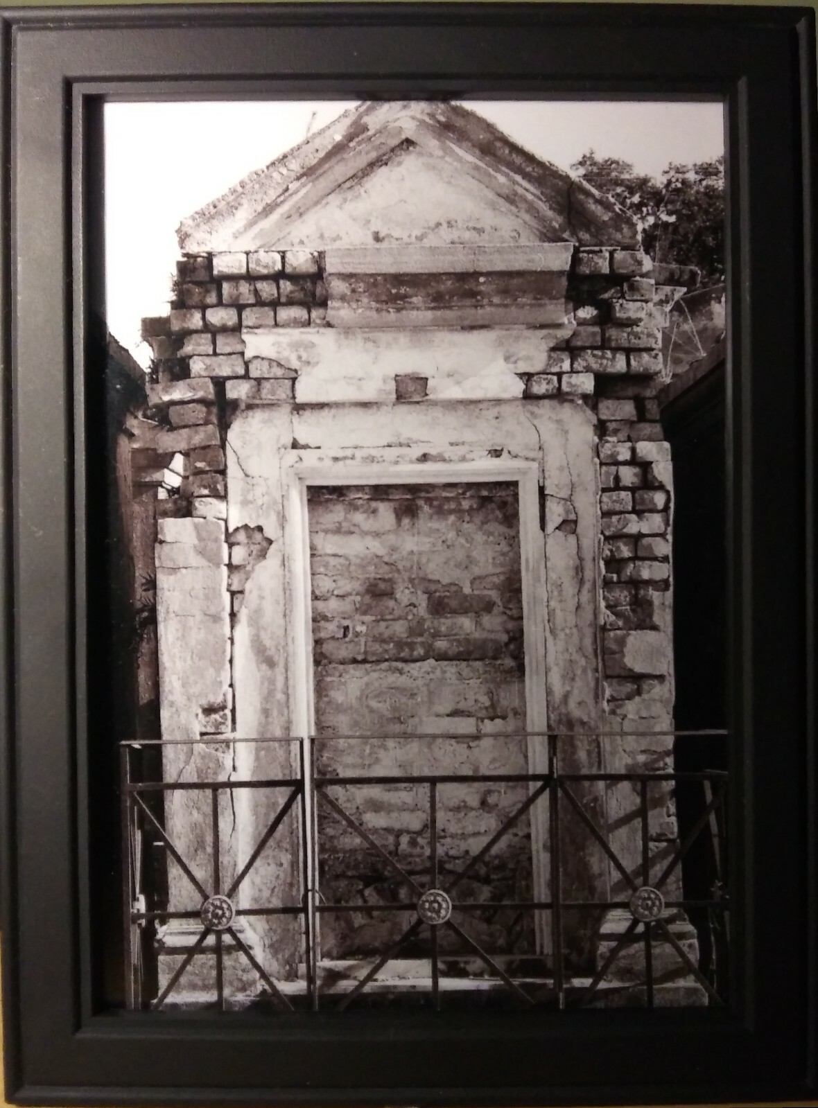 fine art B&W prints – New Orleans St. Louis Cemetery #2. 5×7 in.
