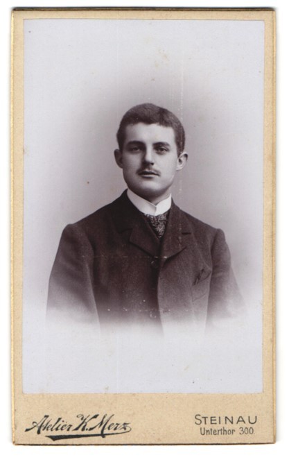 Photography studio W. Metz, Steinau, Unterthor 300, portrait of a young man