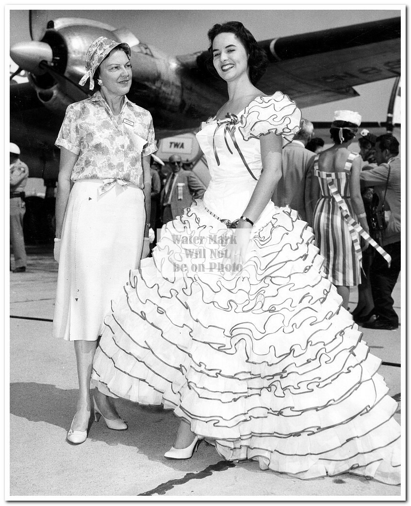 Luz Zuluaga – Miss Universe 1958 from Columbia-Press Photos #1-13 (8″X10″) Rare