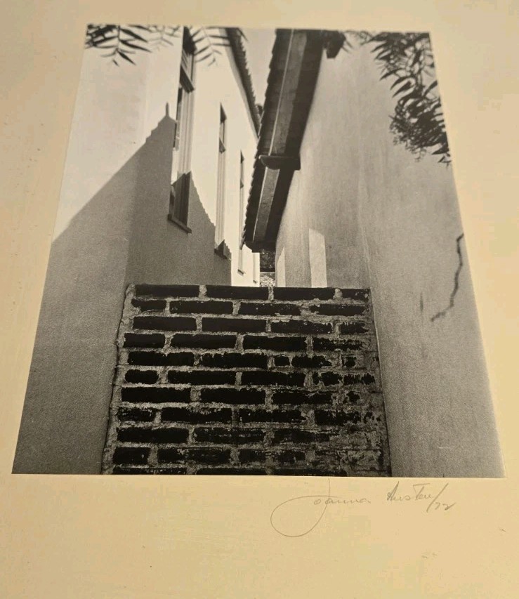 Vintage 1972 B&W Art Photography Signed Joanna Auster – Abstract Brick Wall