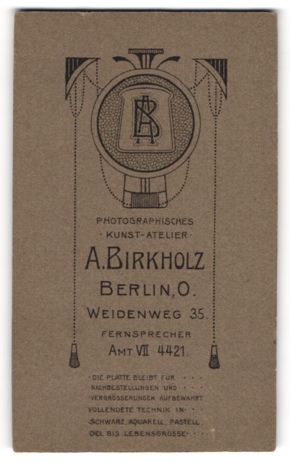 Photograph A. Birkholz, Berlin, Weidenweg 35, monogram of the photographer with Verz