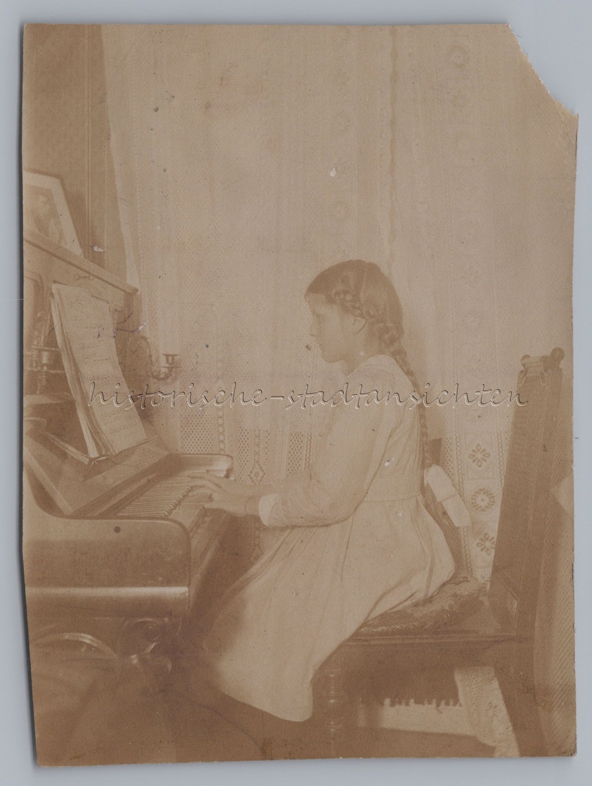 Göttingen 1919 – Girl Playing Piano Piano – Old Photo 1910s