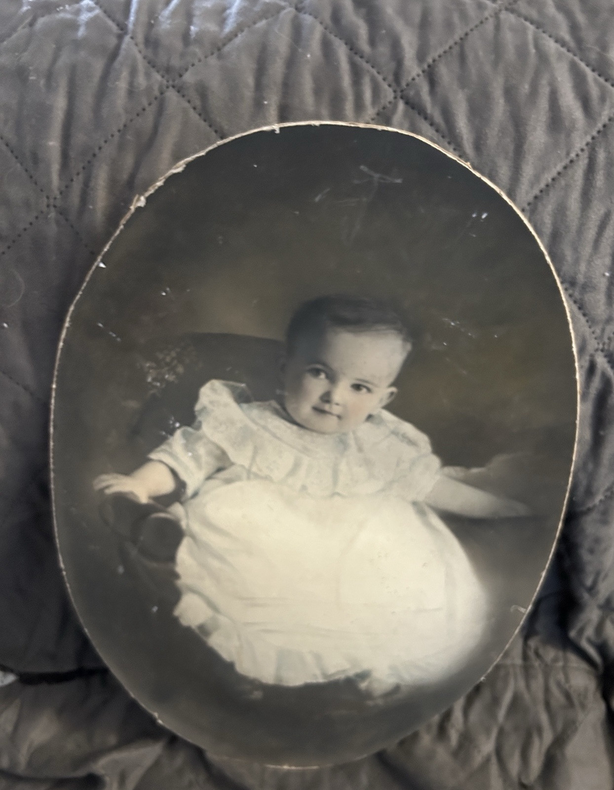 2 Antique Large Oval Photos Of Baby & Parents (19×14) Bow In Photos