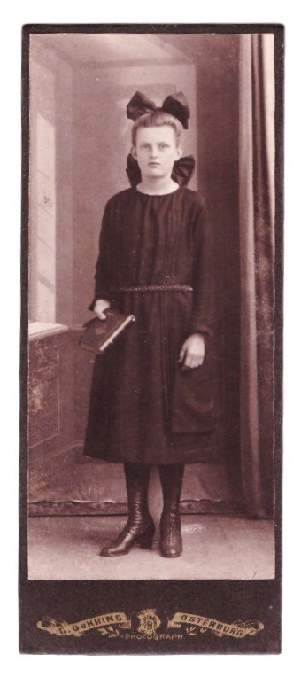 KAB photo around 1910, young girl, confirmation, Osterburg