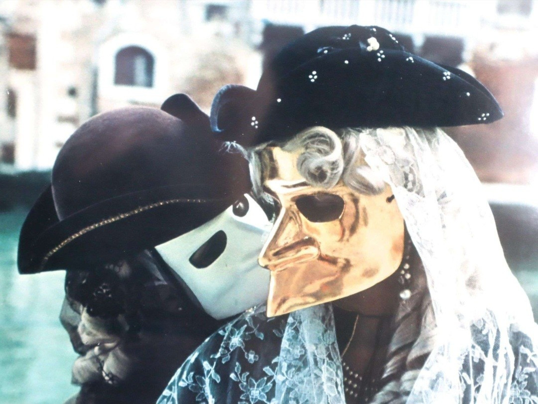 Fulvio Roiter (Italian 1926-2016) Venice Carnival Signed Photograph Framed 33×27