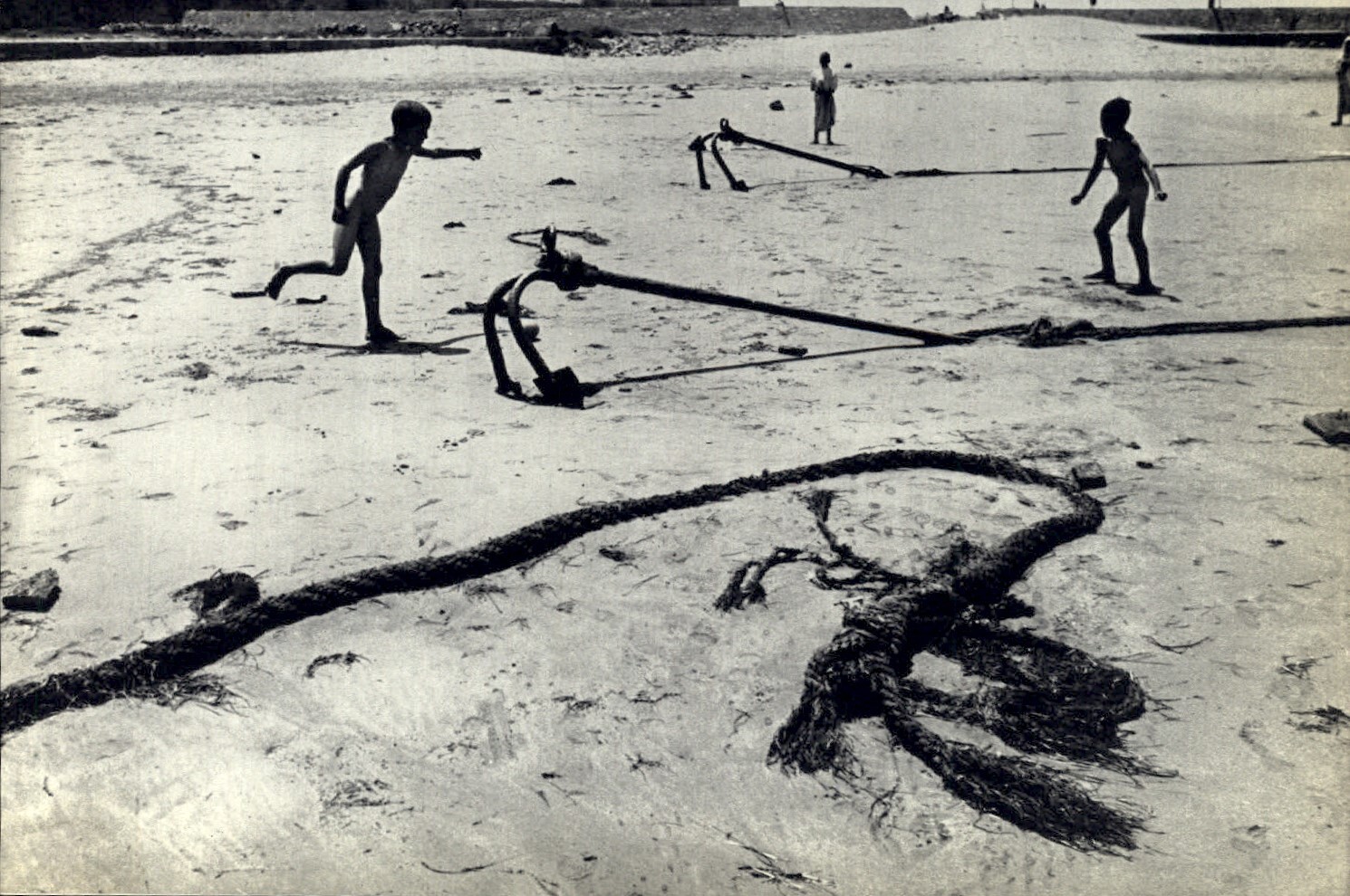 1952 Henri Cartier Bresson Ships’ Anchors Children on Beach Morocco Art Photo