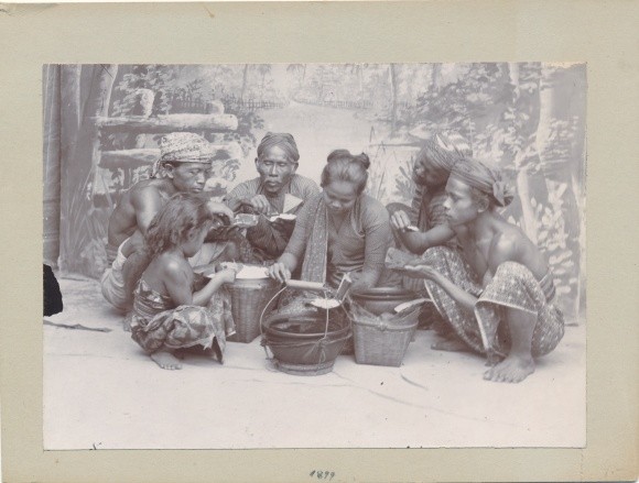 Photo Sri Lanka Ceylon, 1899, Family at Essen – 10411535