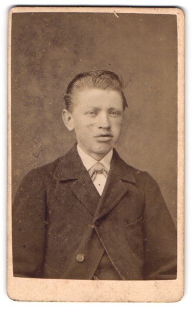 Photograph Gustav Schröder, Mittweida, Rochlitzer Str. 163, monogram of the photo