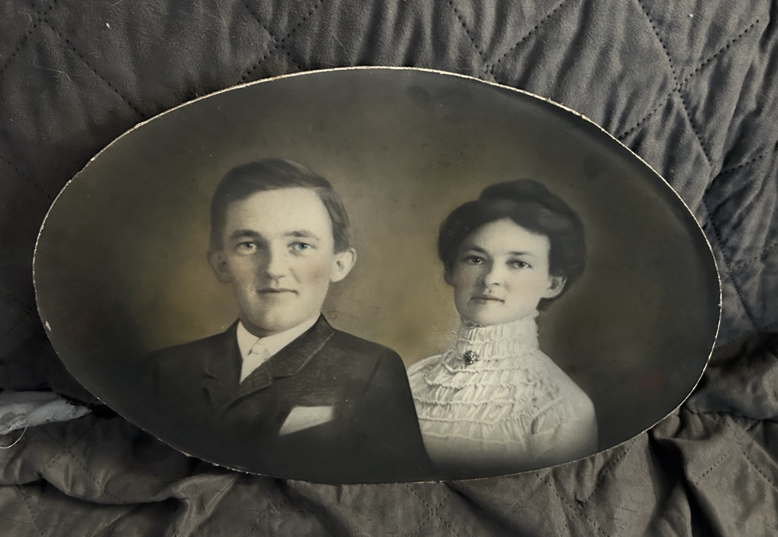 2 Antique Large Oval Photos Of Baby & Parents (19×14) Bow In Photos