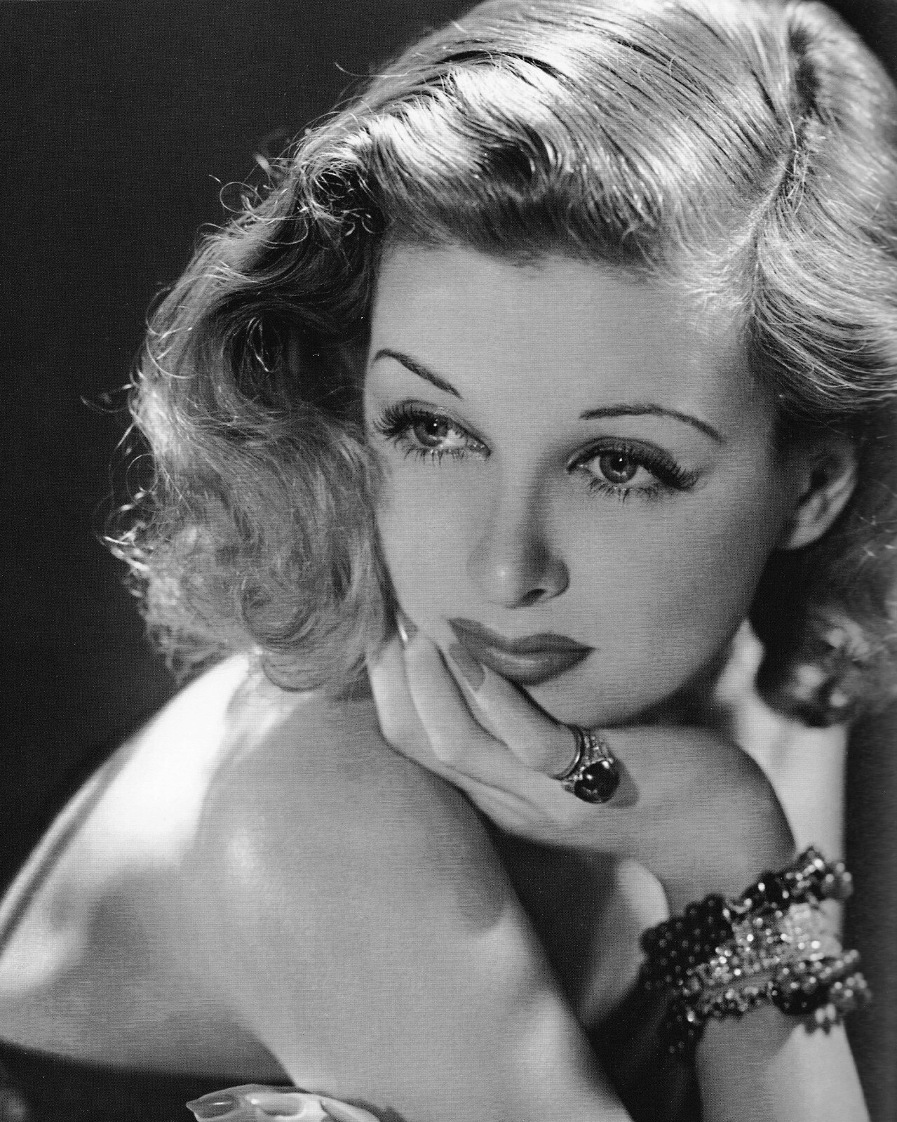 Joan Bennett classic publicity photo c. 1937 – reprint – multiple sizes: 1017