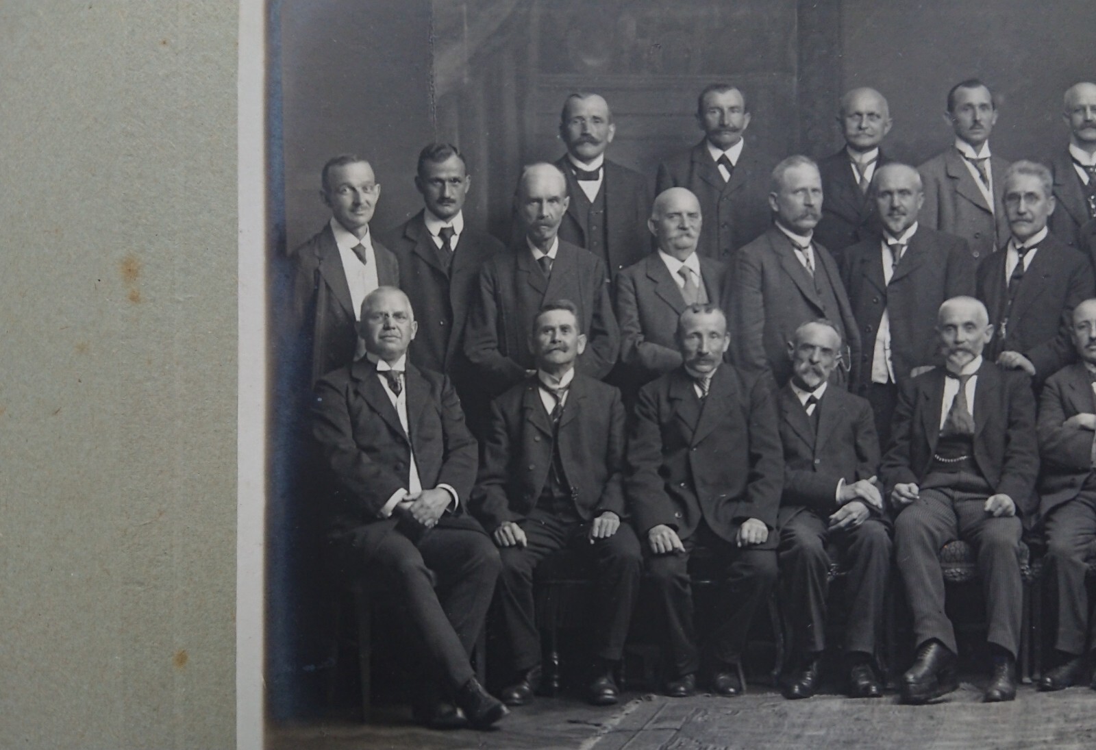 Old Picture Family Photo Hermann Arthur Lindacher Men Woman around 1900