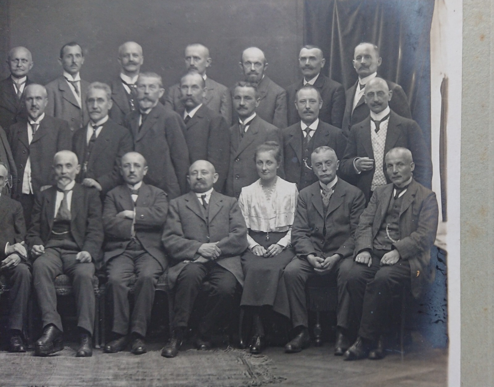 Old Picture Family Photo Hermann Arthur Lindacher Men Woman around 1900