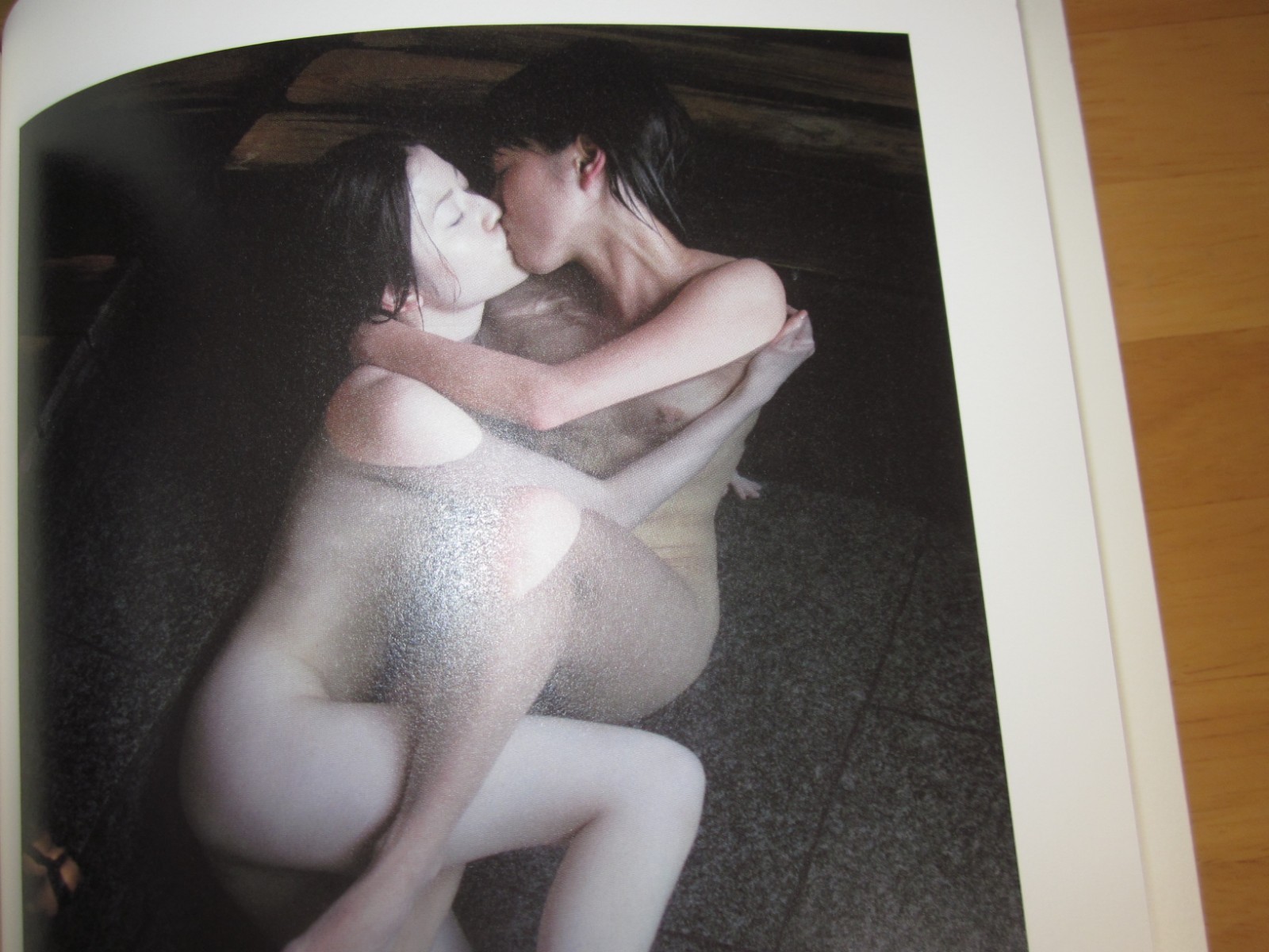 Kishin Shinoyama Photo Book KURAI HADAKA JAPAN 2007 good
