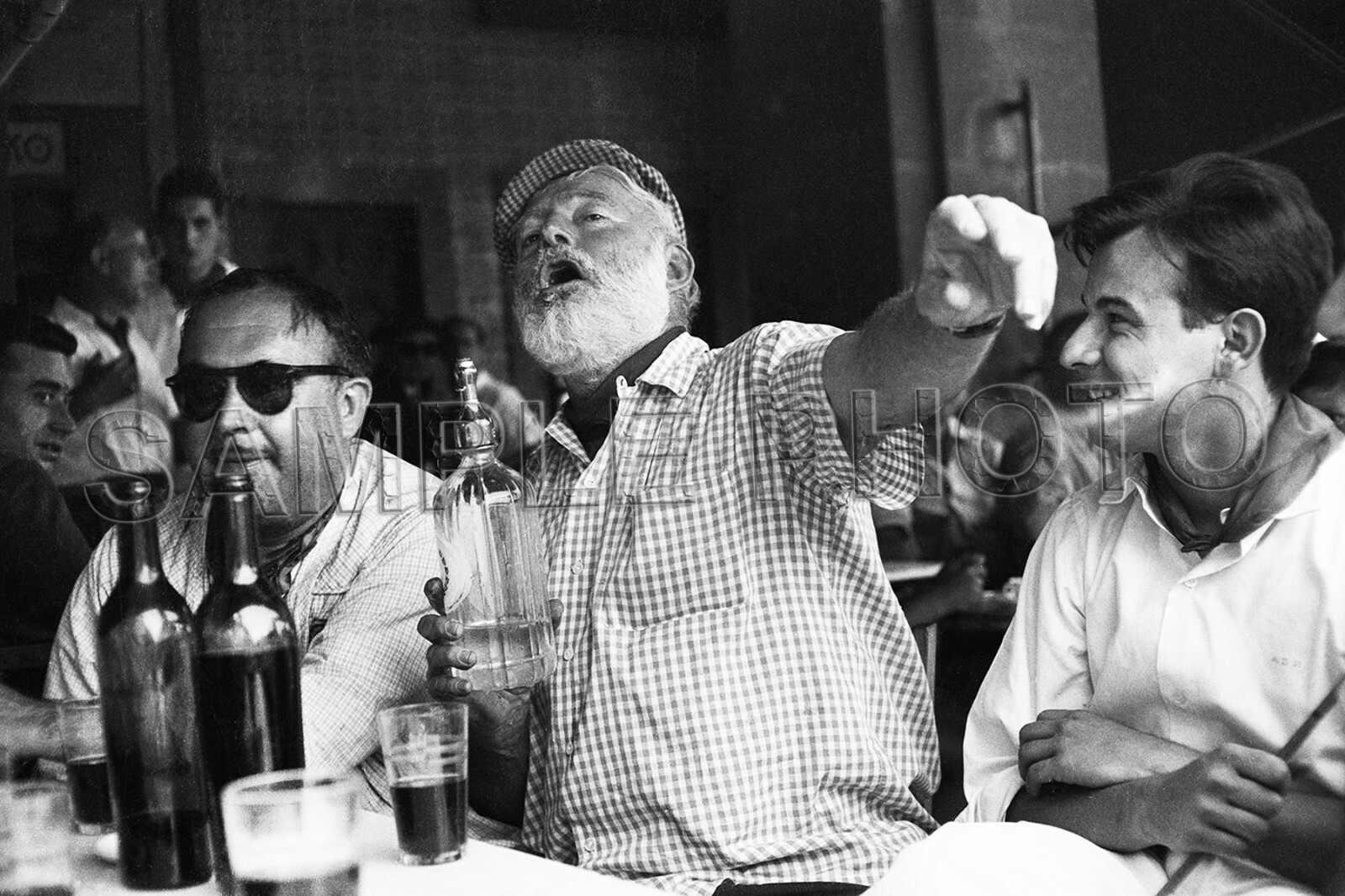 ERNEST HEMINGWAY AMERICAN AUTHOR DRINKING AT A BAR PHOTO (Select Size)