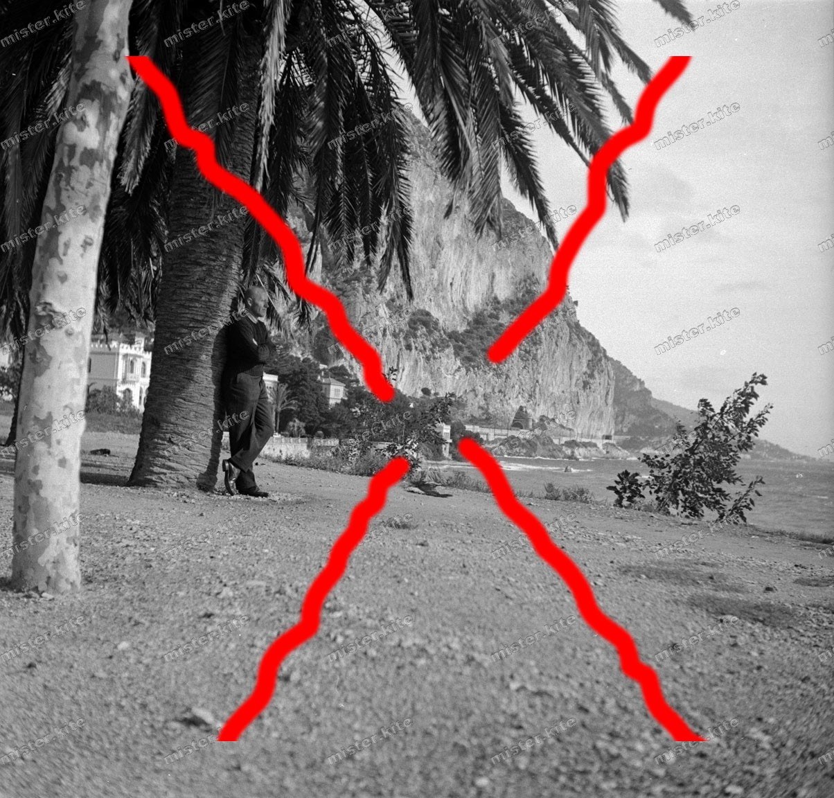 Negative-Beaulieu-sur-Mer-Côte d’Azur-France-Coastal-Man-1930s-157