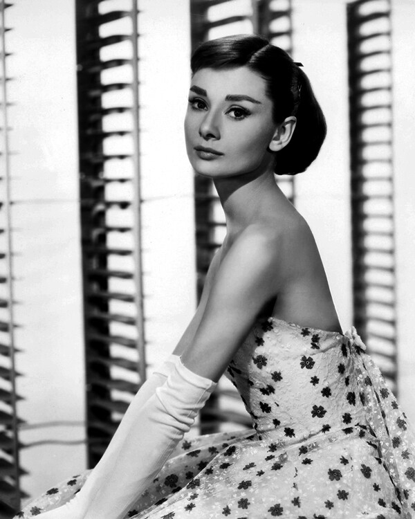 New Photo: Golden Age of Hollywood Movie Star Actress Audrey Hepburn – 6 Sizes!