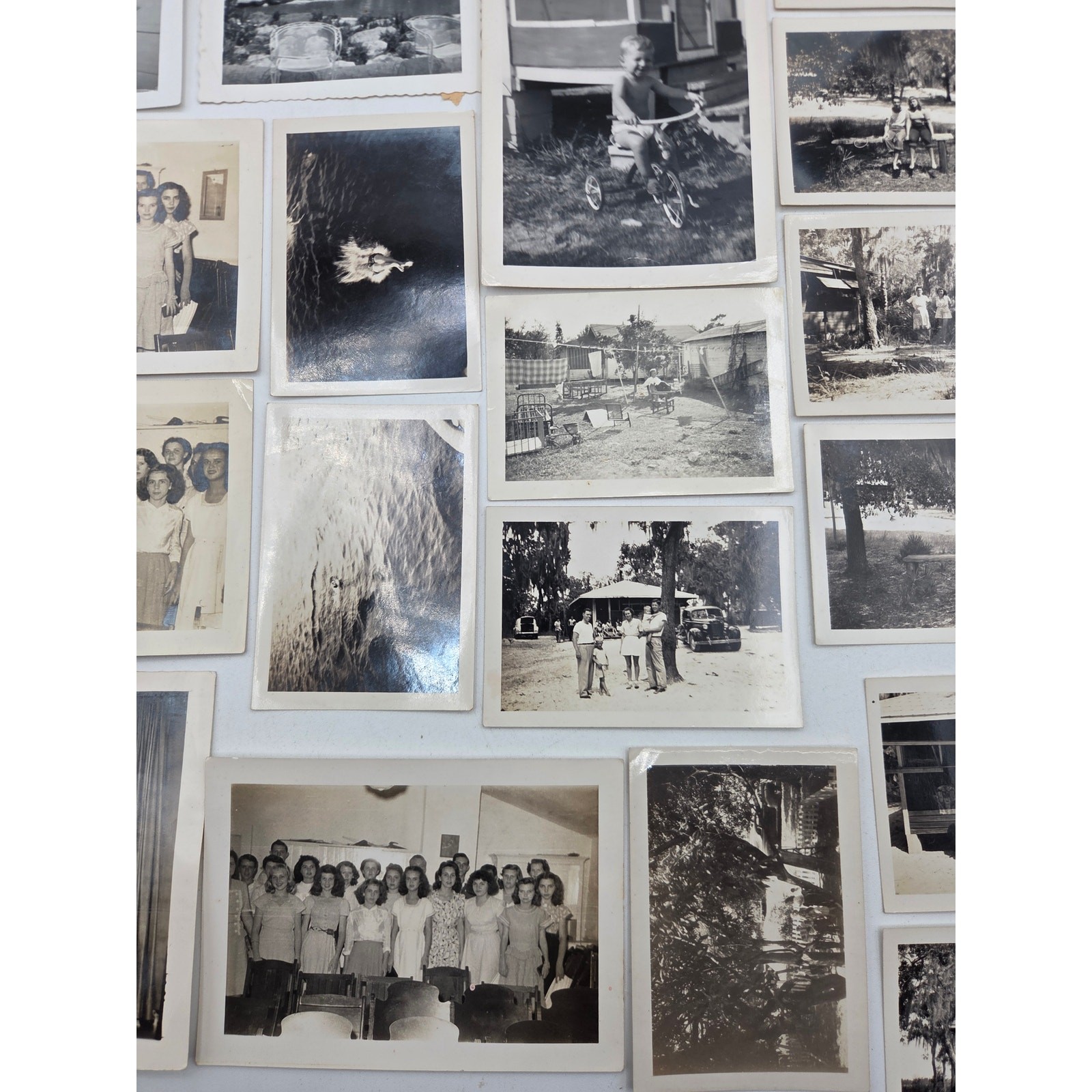 Lot 29 1940s–1961 Vintage Silver Gelatin Family Snapshot Photos