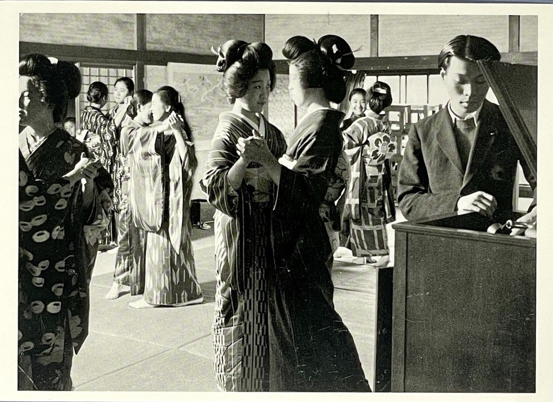 Geishas Japan 1935 Art Photo Print Card Fotofolio 4”x6”