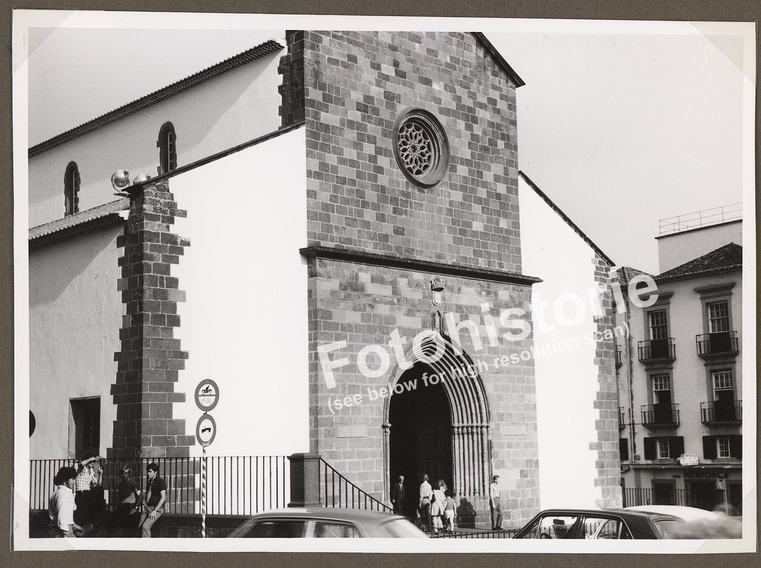 Photo Funchal Madeira – Church Entrance People Street 1960s